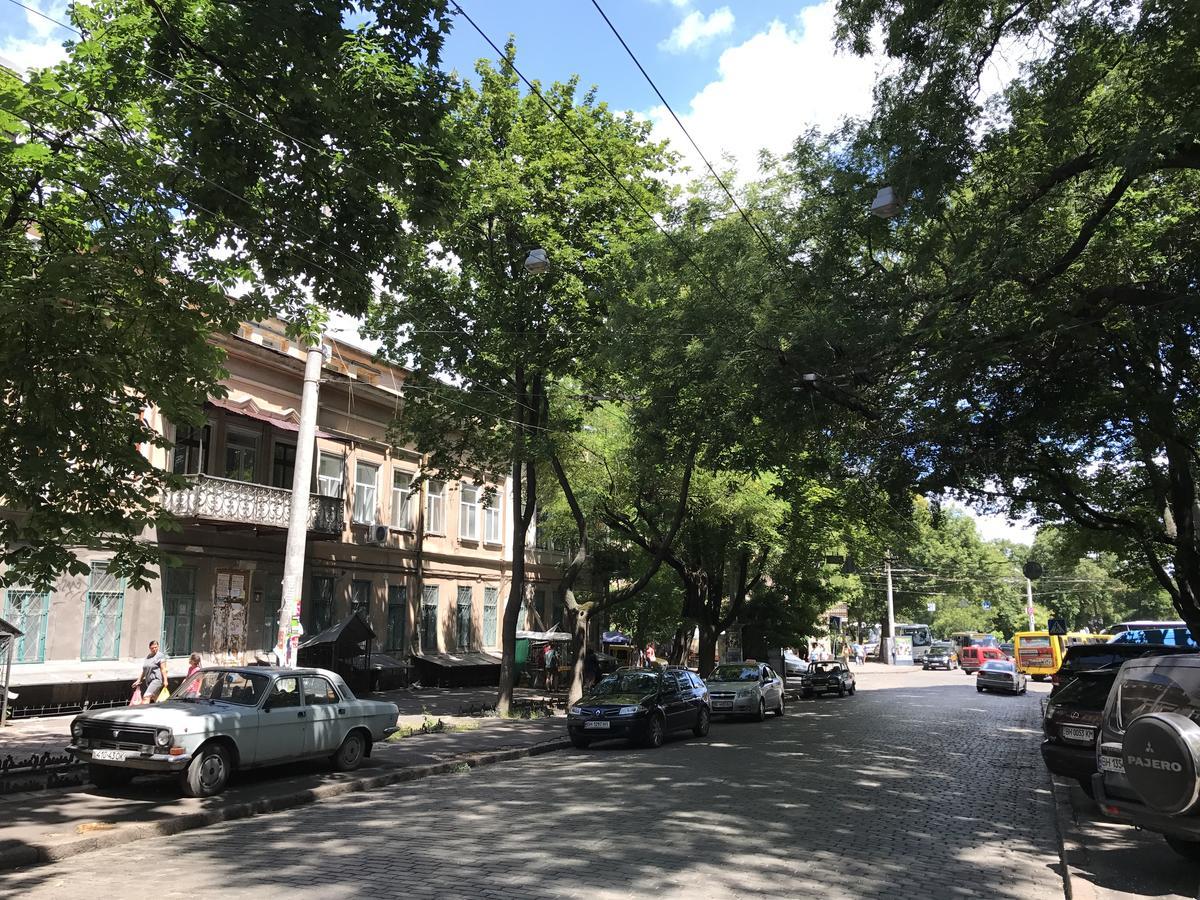 Apartments Near Deribasovskaya オデッサ エクステリア 写真